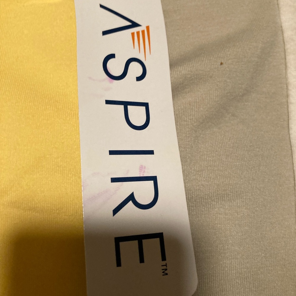 NWT Workout shorts and top and yellow white and mint green - Picture 7 of 7